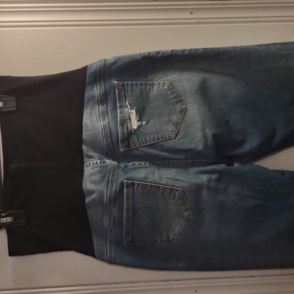 Cute Stretchy LizLange Maternity Jeans - Picture 3 of 4